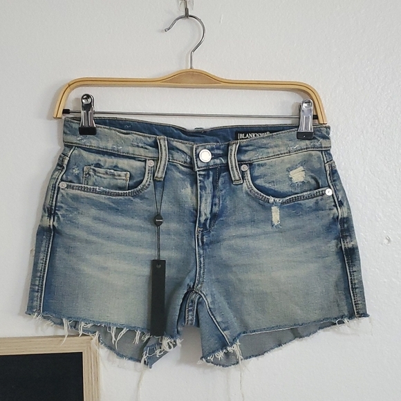 NWT BLANKNYC THE ESSEX DISTRESSED DENIM SHORTS SIZE 26 - Picture 2 of 7